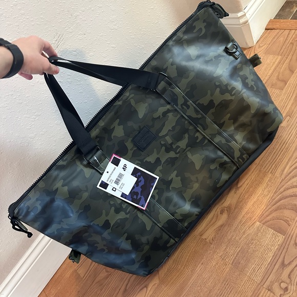 Duchamp London Rubberized Camo Tote Duffle Bag - Picture 5 of 7